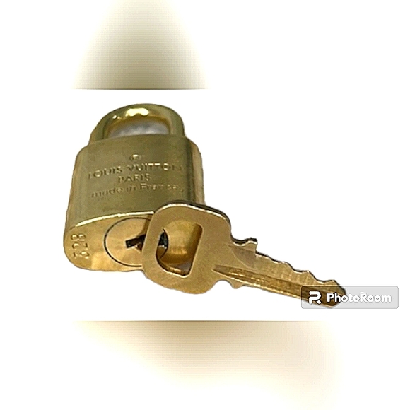 LOUIS VUITTON AUTHENTIC LOCK ๐ AND KEY ๐ โจ๏ธ๐328โจ๏ธ - Picture 4 of 4